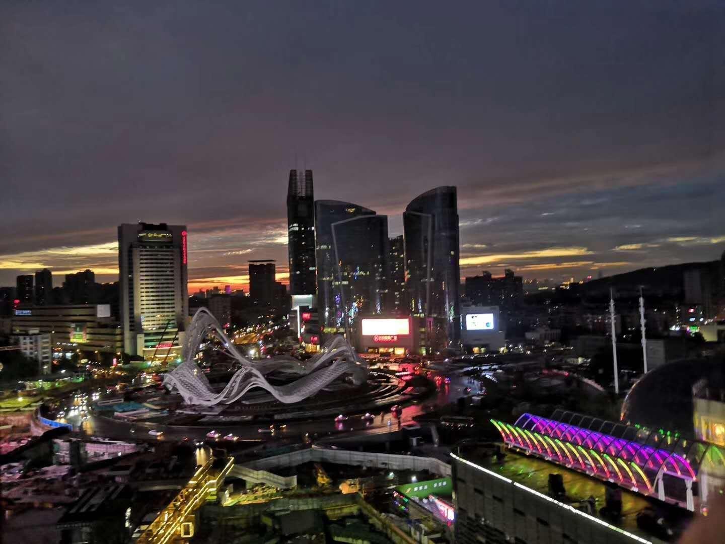 Ramada Plaza Optics Valley Hotel Wuhan Zewnętrze zdjęcie