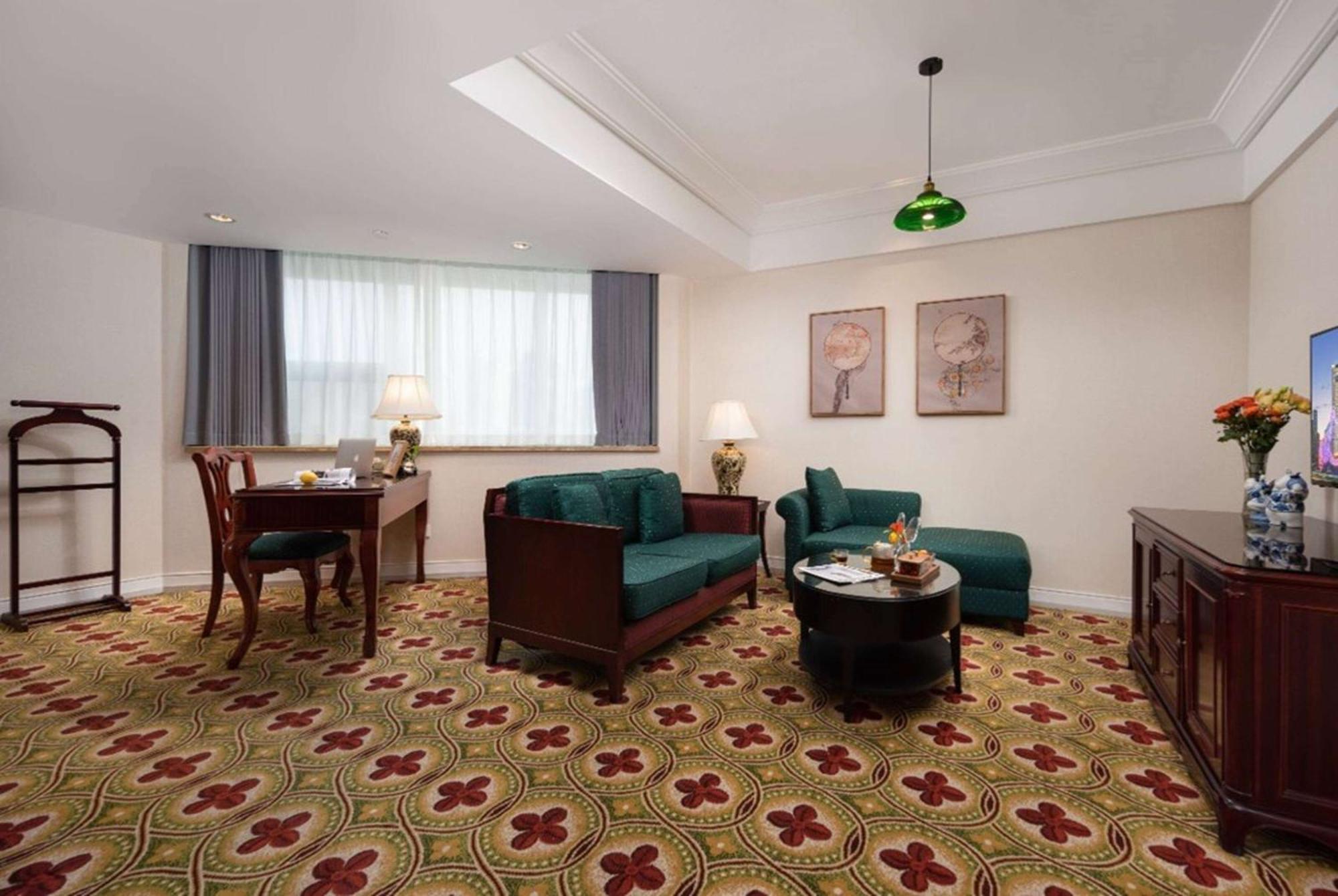 Ramada Plaza Optics Valley Hotel Wuhan Zewnętrze zdjęcie