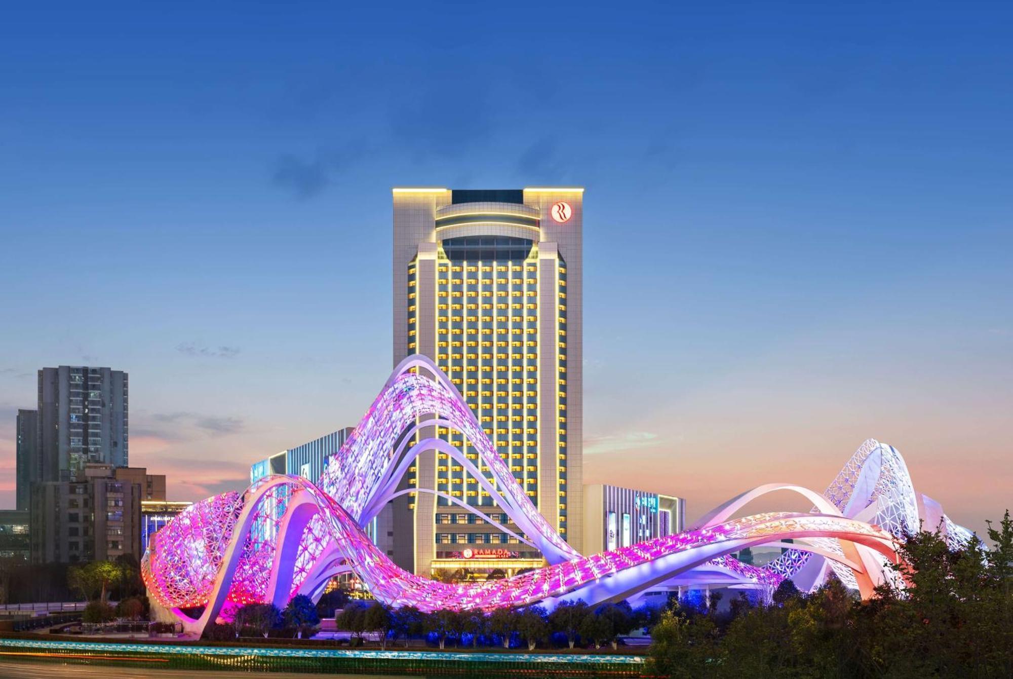 Ramada Plaza Optics Valley Hotel Wuhan Zewnętrze zdjęcie