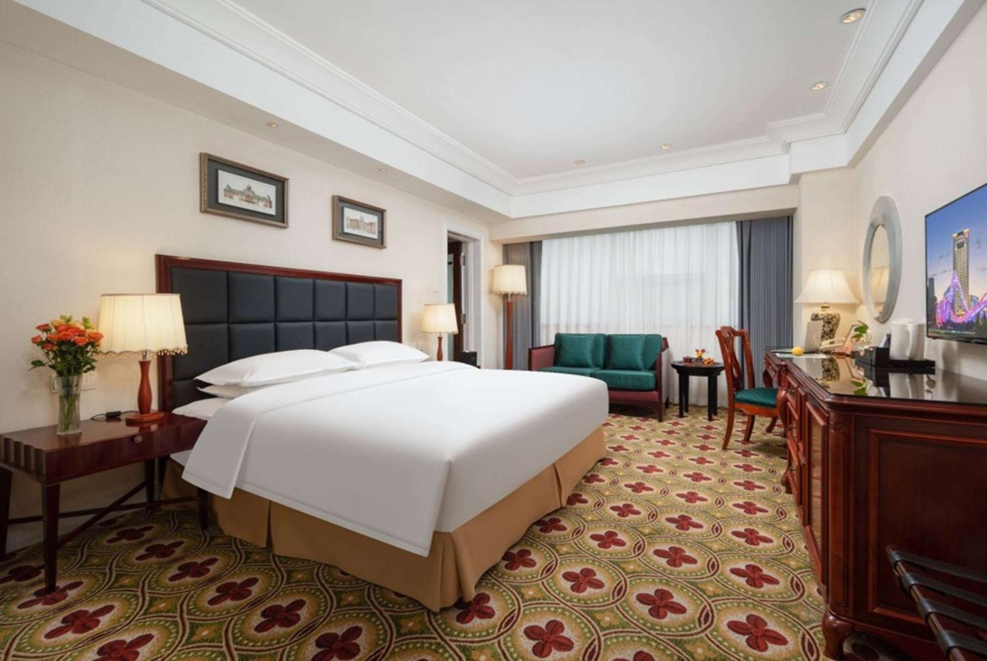 Ramada Plaza Optics Valley Hotel Wuhan Zewnętrze zdjęcie