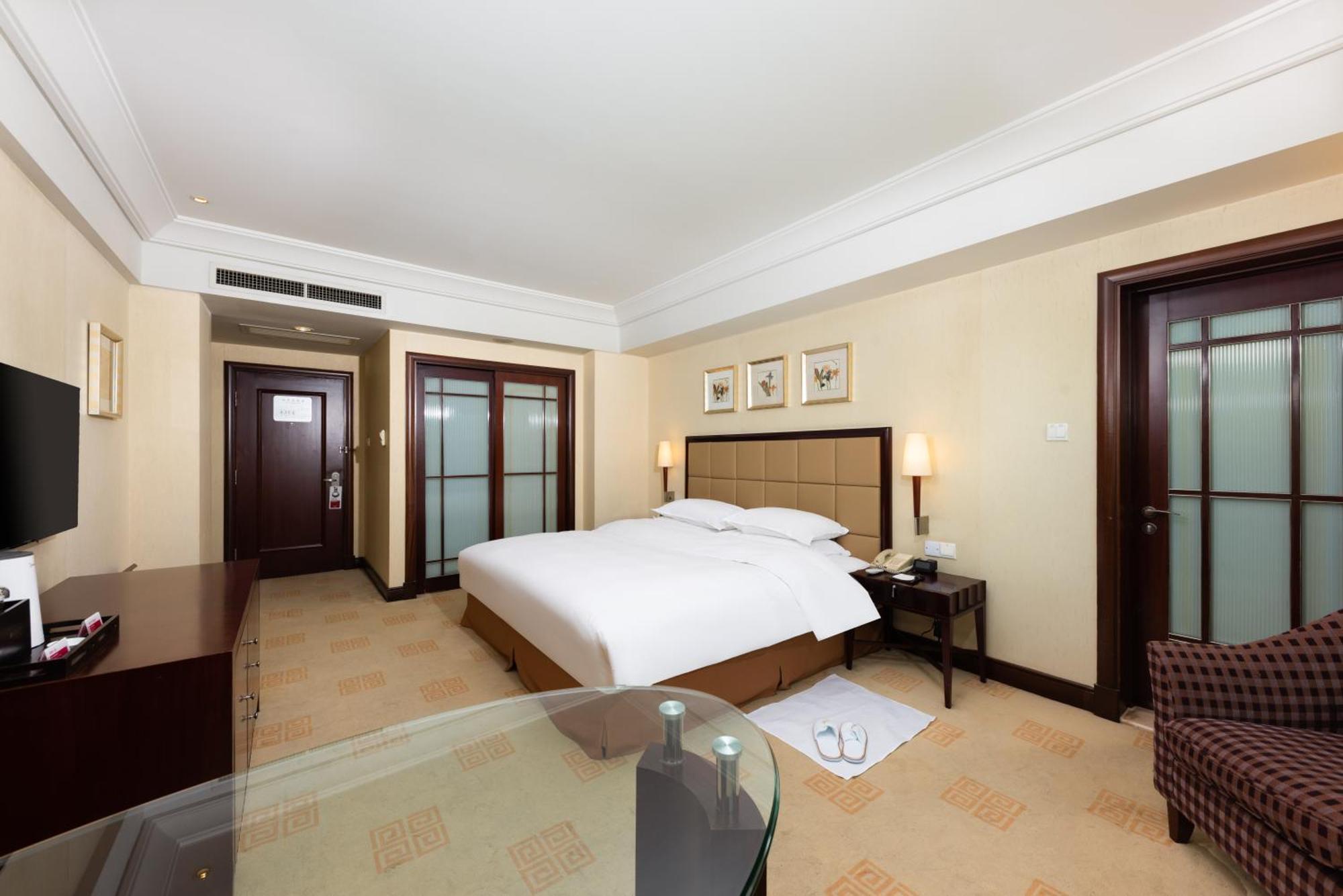 Ramada Plaza Optics Valley Hotel Wuhan Zewnętrze zdjęcie