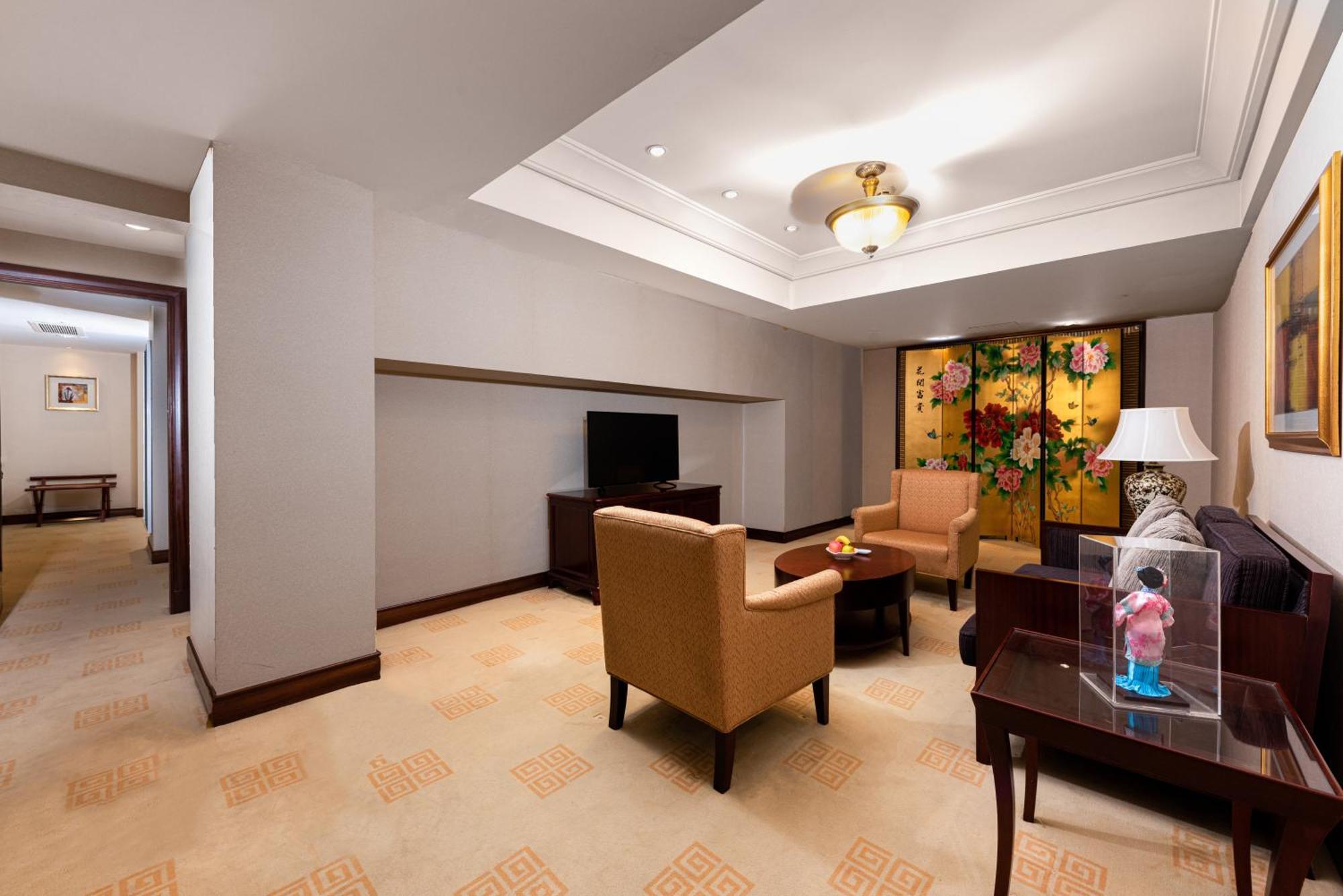 Ramada Plaza Optics Valley Hotel Wuhan Zewnętrze zdjęcie