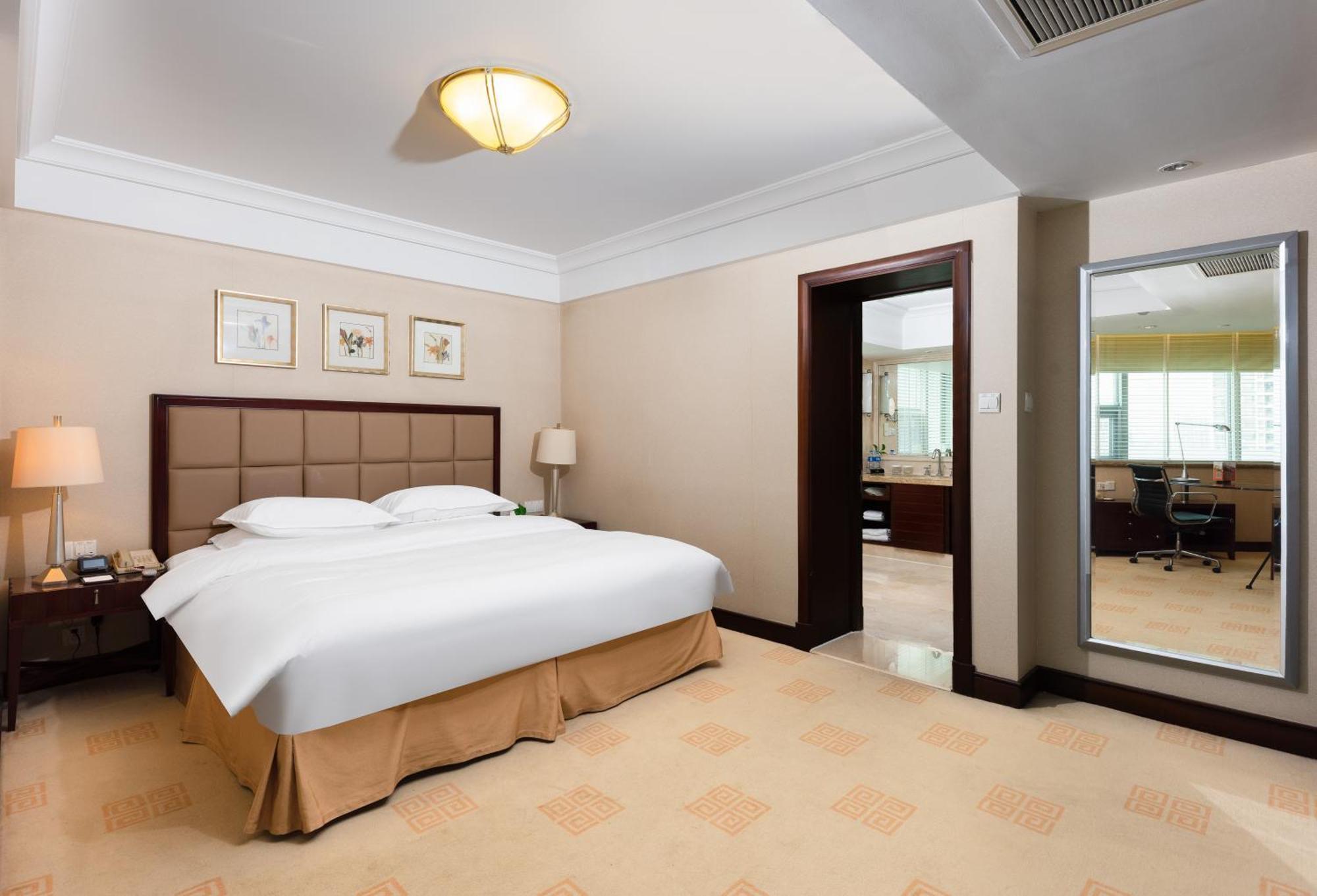 Ramada Plaza Optics Valley Hotel Wuhan Zewnętrze zdjęcie