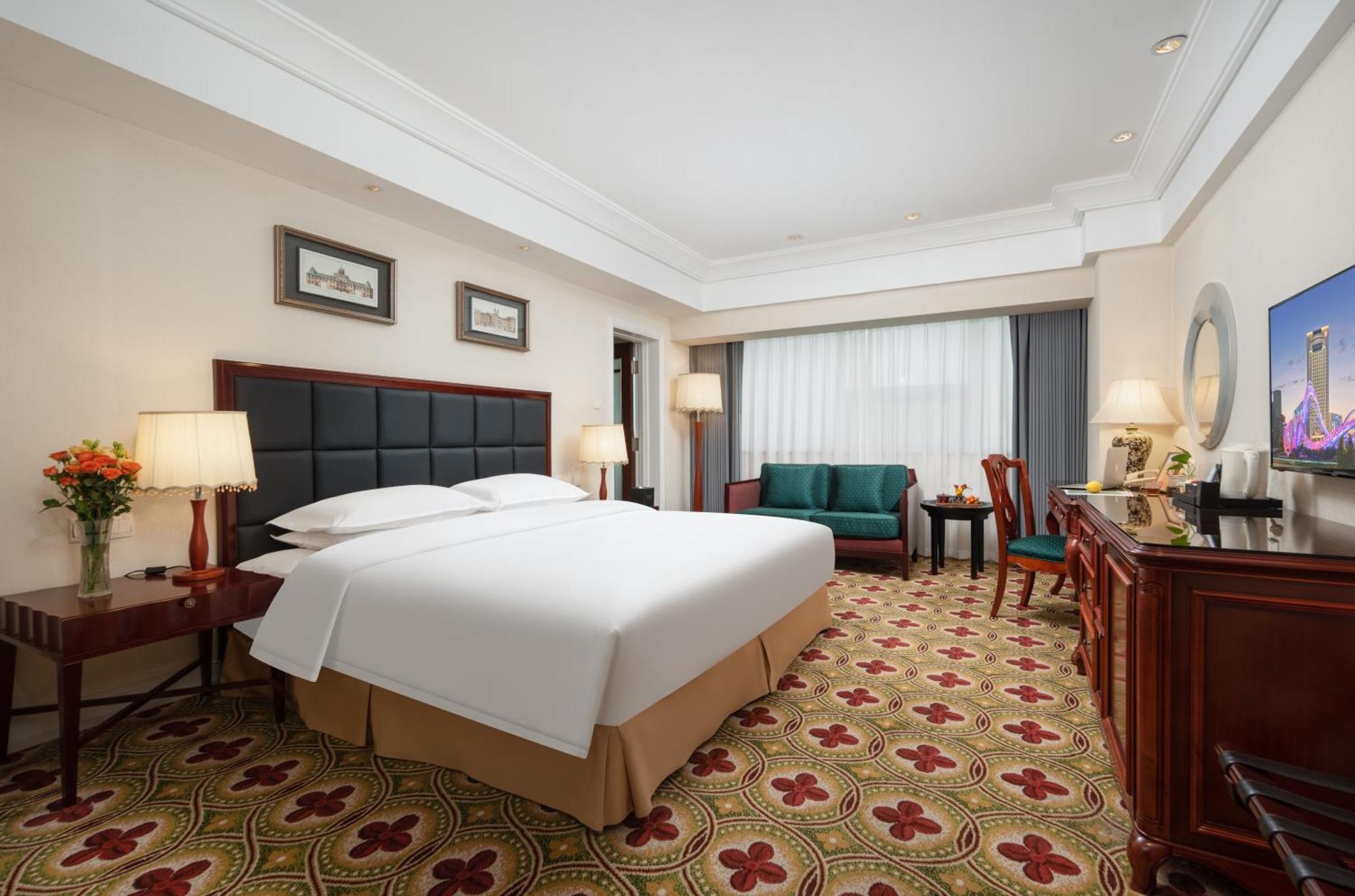 Ramada Plaza Optics Valley Hotel Wuhan Zewnętrze zdjęcie