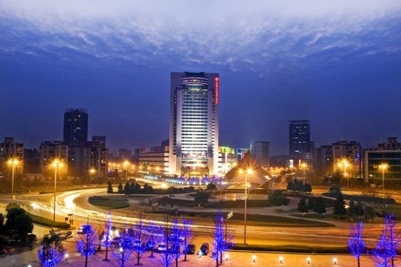 Ramada Plaza Optics Valley Hotel Wuhan Zewnętrze zdjęcie