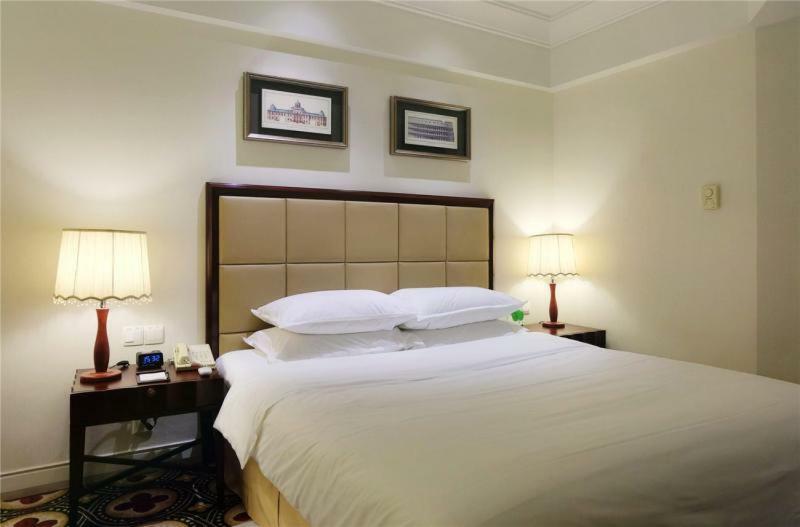 Ramada Plaza Optics Valley Hotel Wuhan Zewnętrze zdjęcie