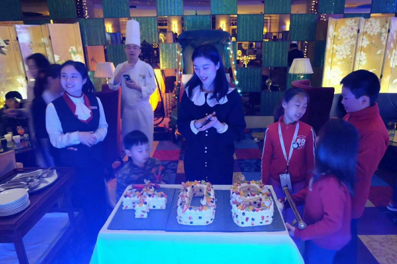 Ramada Plaza Optics Valley Hotel Wuhan Zewnętrze zdjęcie