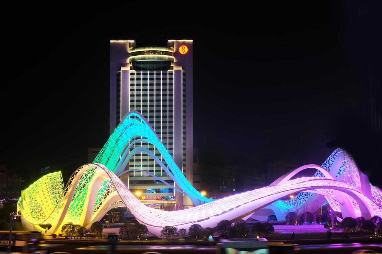 Ramada Plaza Optics Valley Hotel Wuhan Zewnętrze zdjęcie